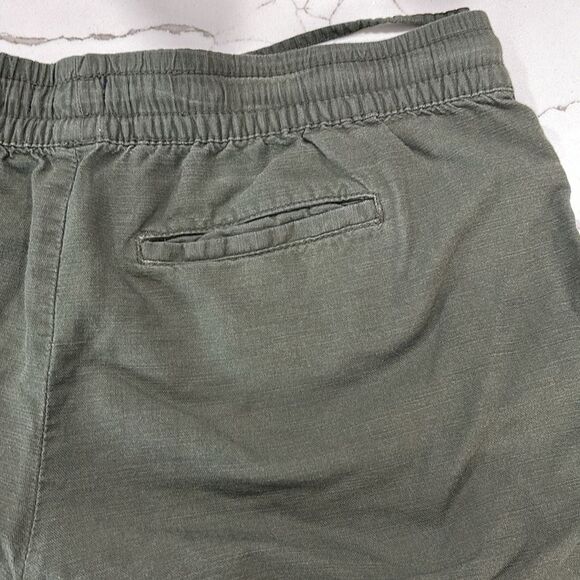 Gap | Casual Olive Green Women’s Summer Shorts - Picture 9 of 15